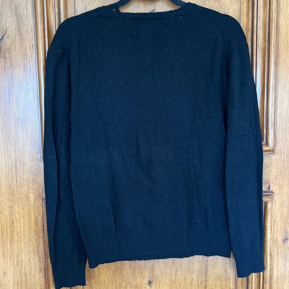 Black Wild Fox sweater with sequined daisy design on front size XS - Picture 3 of 5